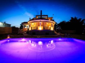 Grand villa on top of a hill with private pool